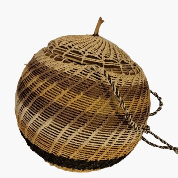 Handwoven Coconut Shell Crossbody Purse Lid Shoulder Strap Boho Unique Natural - Picture 5 of 8